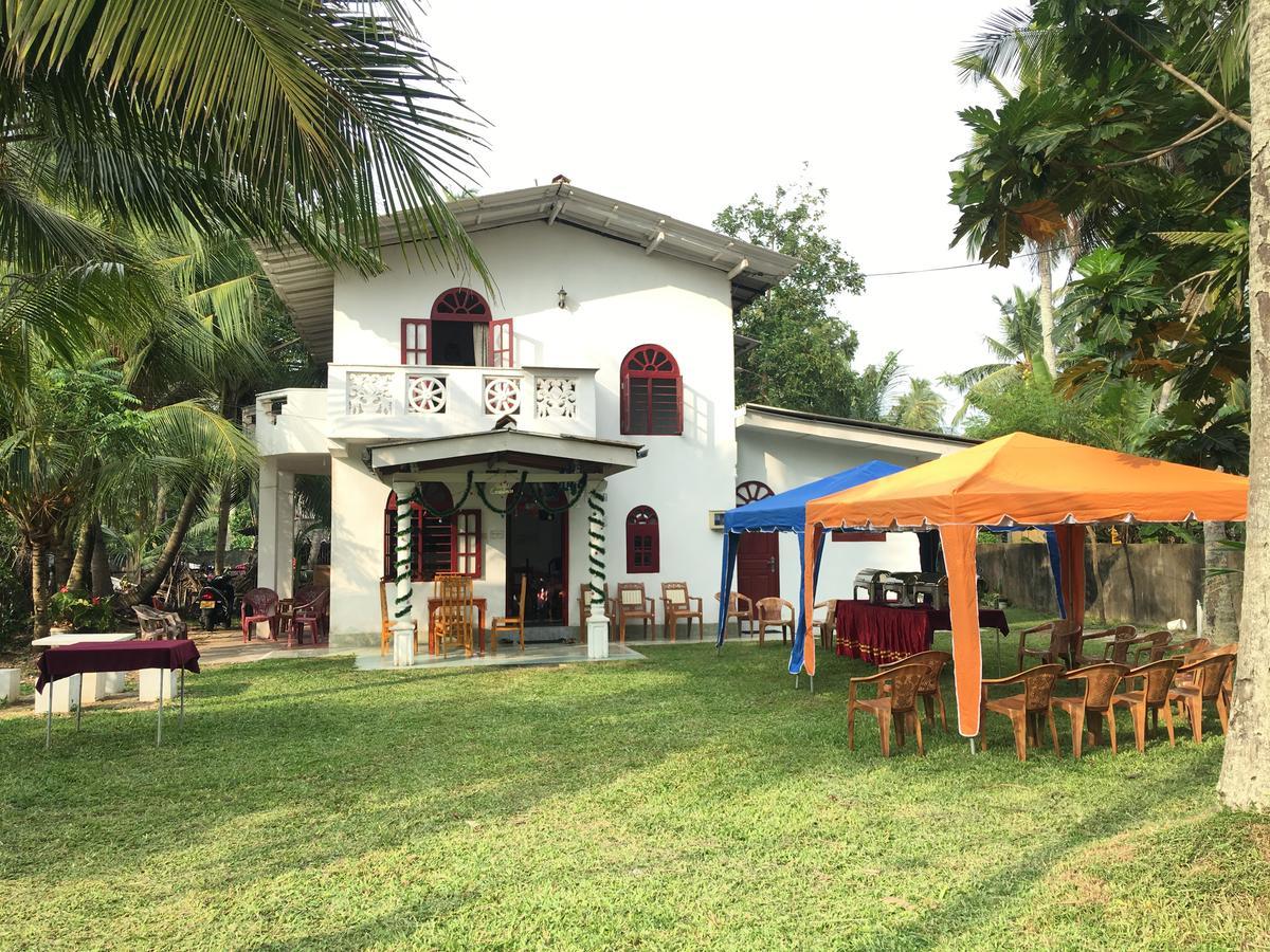 Raj Villa Kumarakanda Хиккадува Экстерьер фото